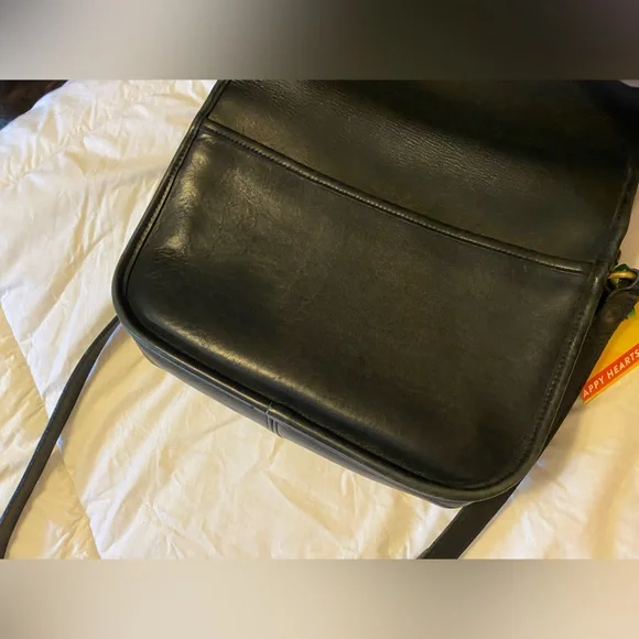 Coach Black Leather Bag with Gold Zipper - Picture 3 of 4